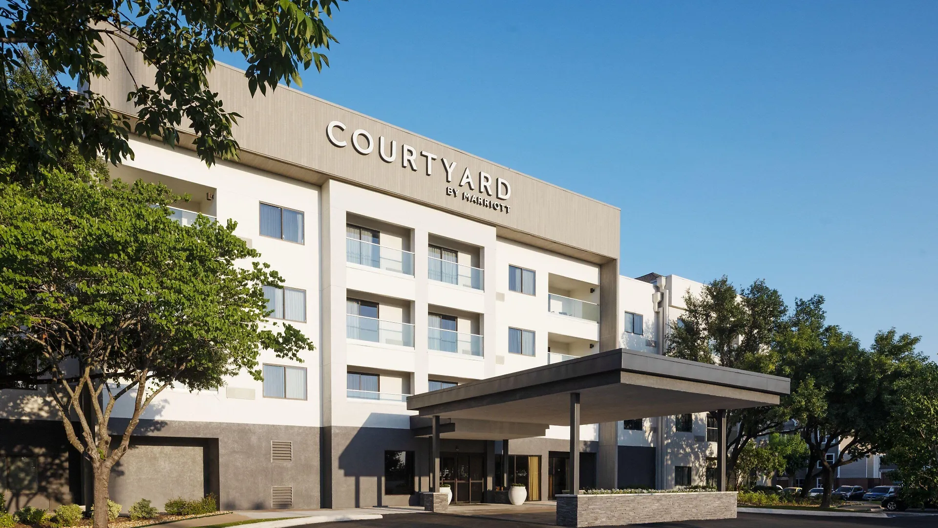 9 Airport Hotels Close to Pan American Playground in Austin