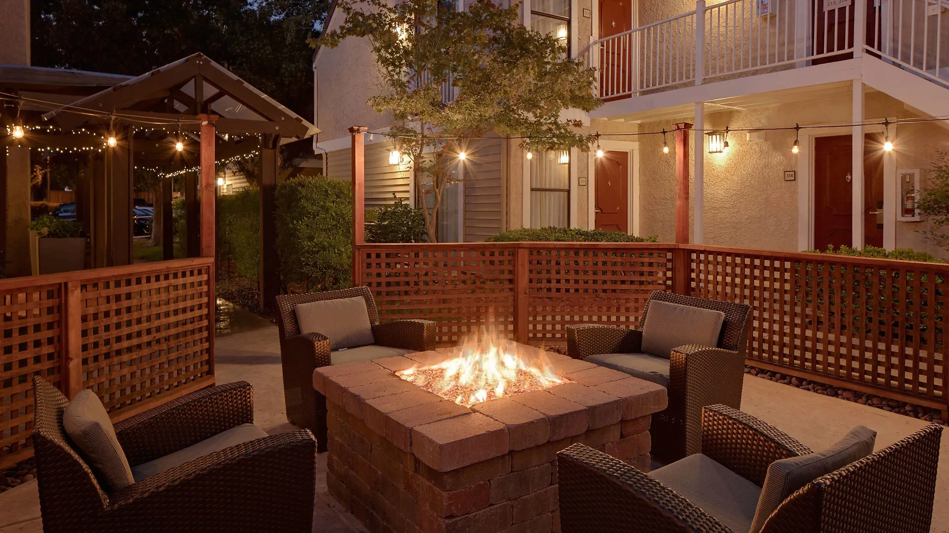 4 Business Hotels Near Buck Shaw Stadium Worth Booking