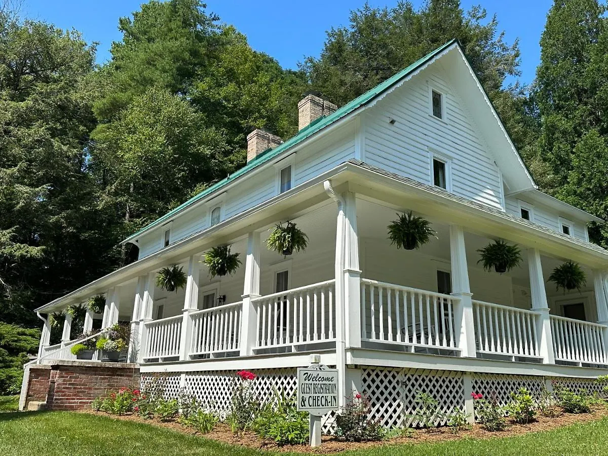 Where to Stay Near Boone Heights: 4 Family Hotels Compared