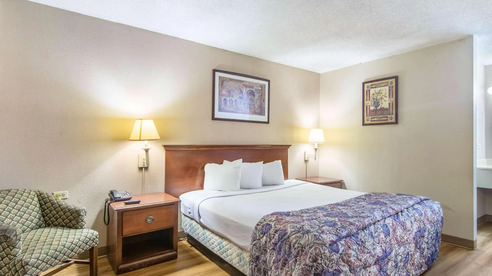Where to Stay Near Lake Michigan: 4 Best Motel 6 Hotels