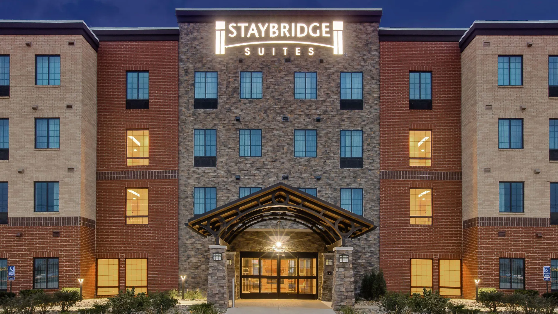 2 Smart Family Hotels Near Curious Kids' Museum Worth Booking