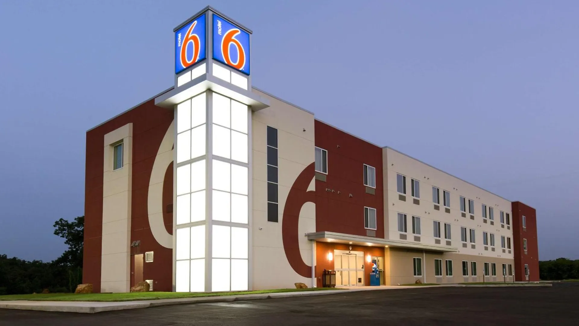 4 Luxury Hotels in the Ozarks Worth Every Dollar