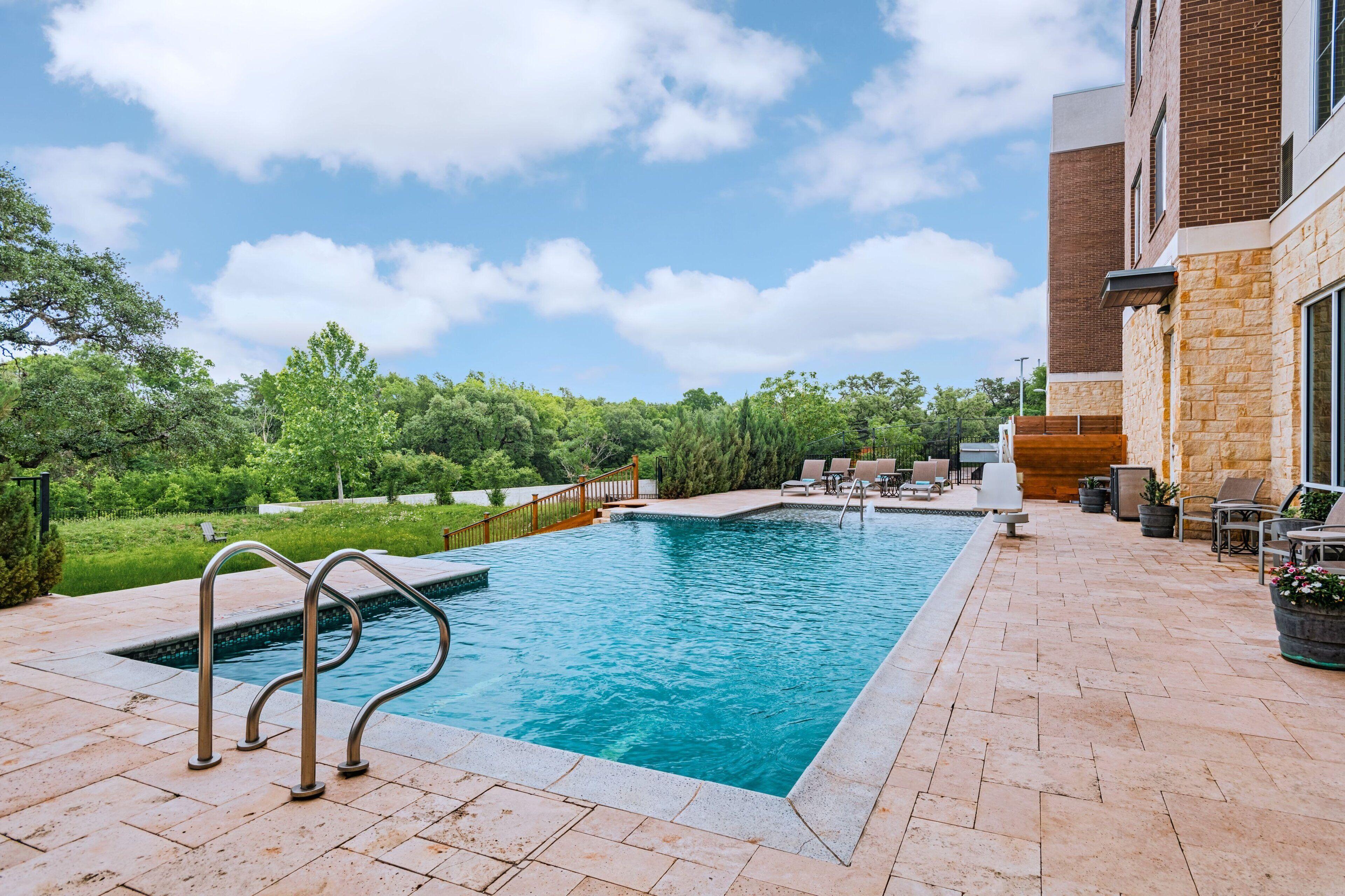 4 Central Austin Hotels Near Barton Creek Square Mall Worth Booking