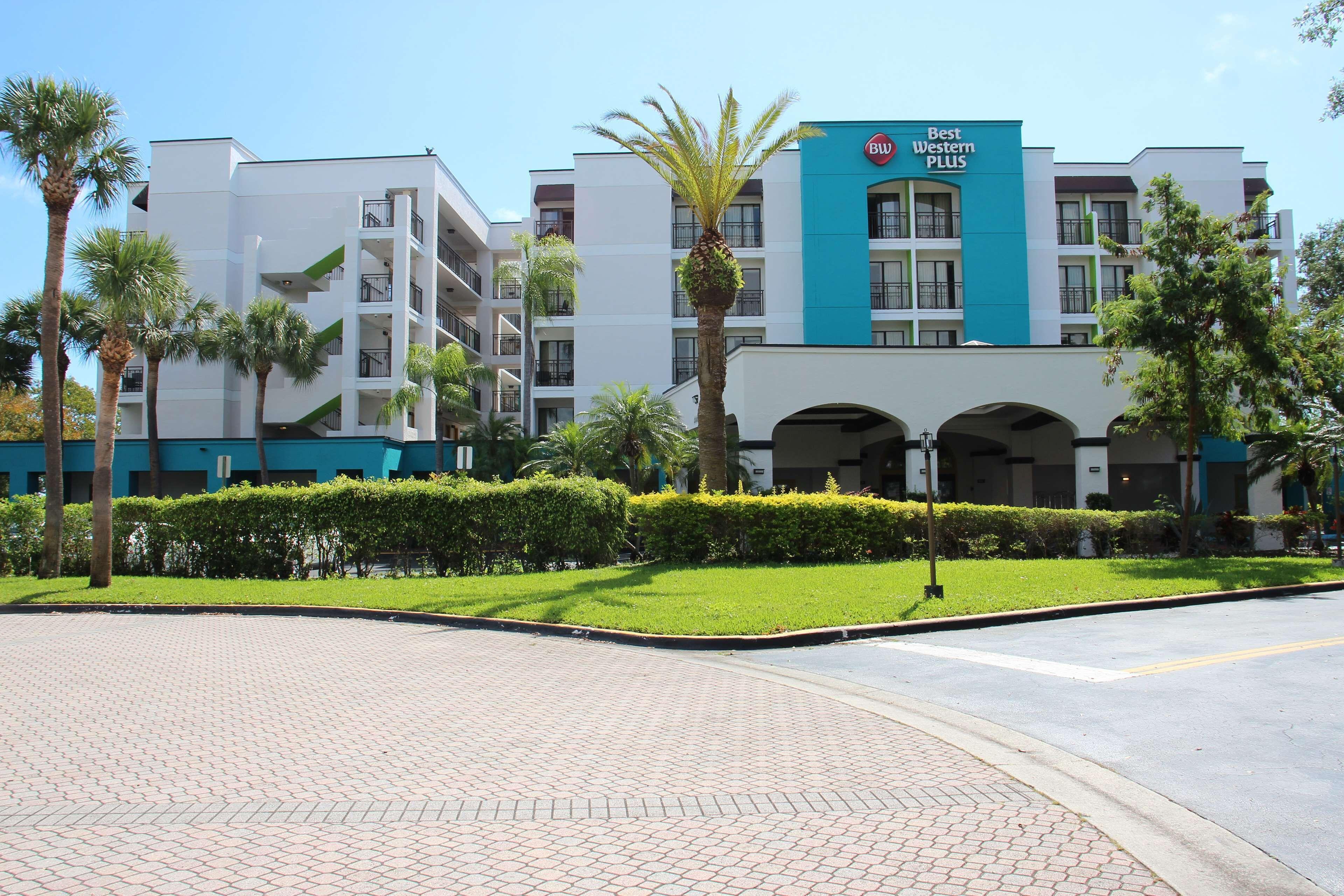 Staying Near Pompano City Centre: 7 Budget Hotels Compared