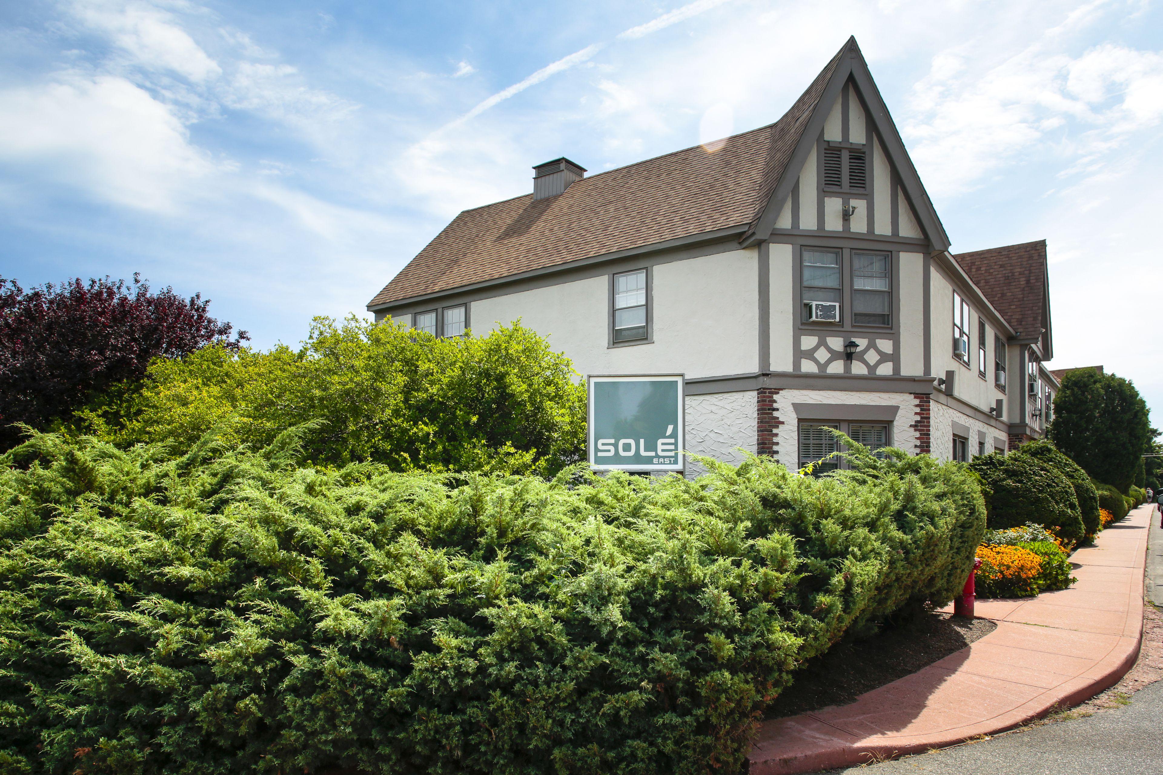 2 Central Hotels Near Lee Koppelman Nature Preserve Worth Booking