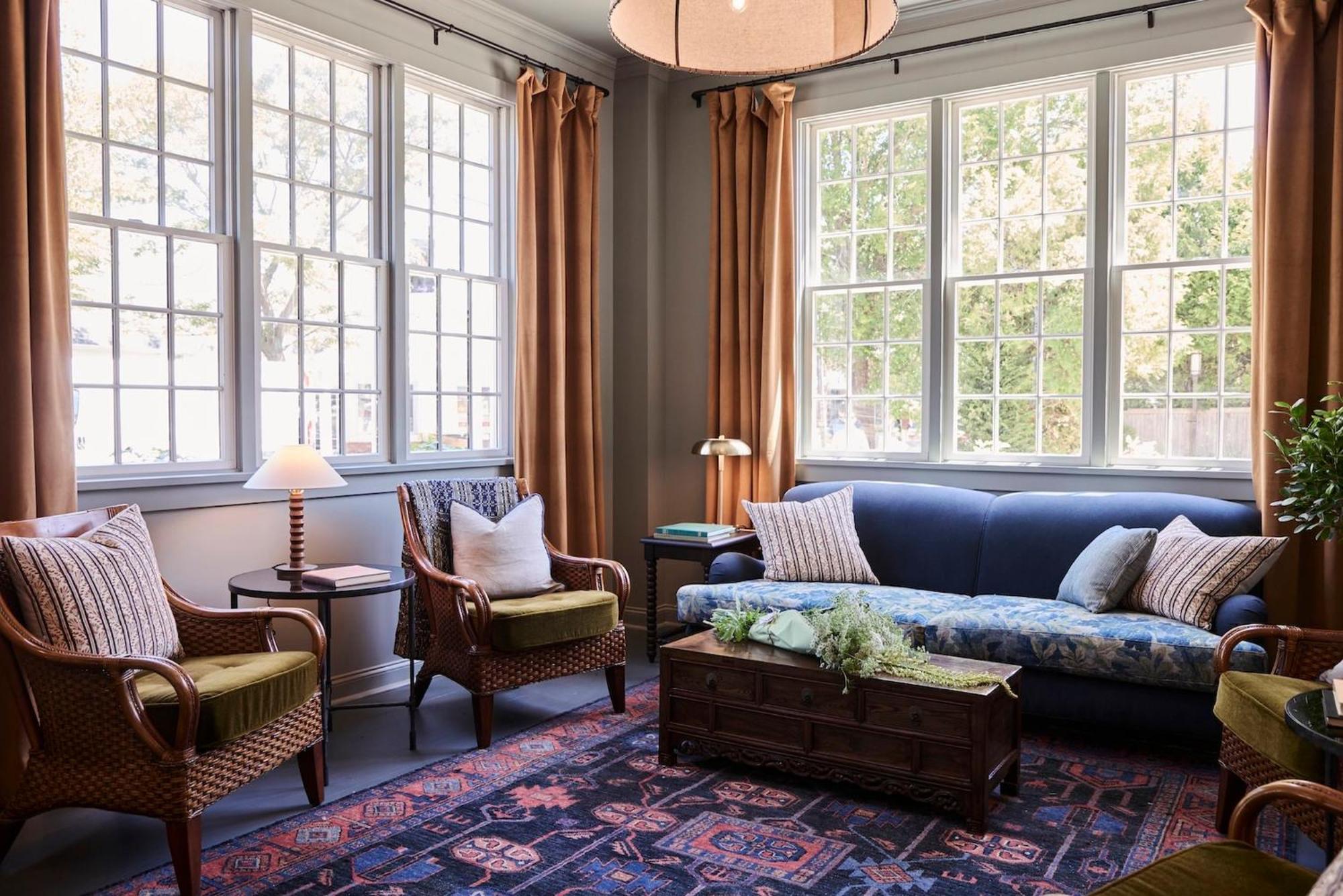 4 Smart Family Hotels Near Manhansett Chapel Museum Worth Booking