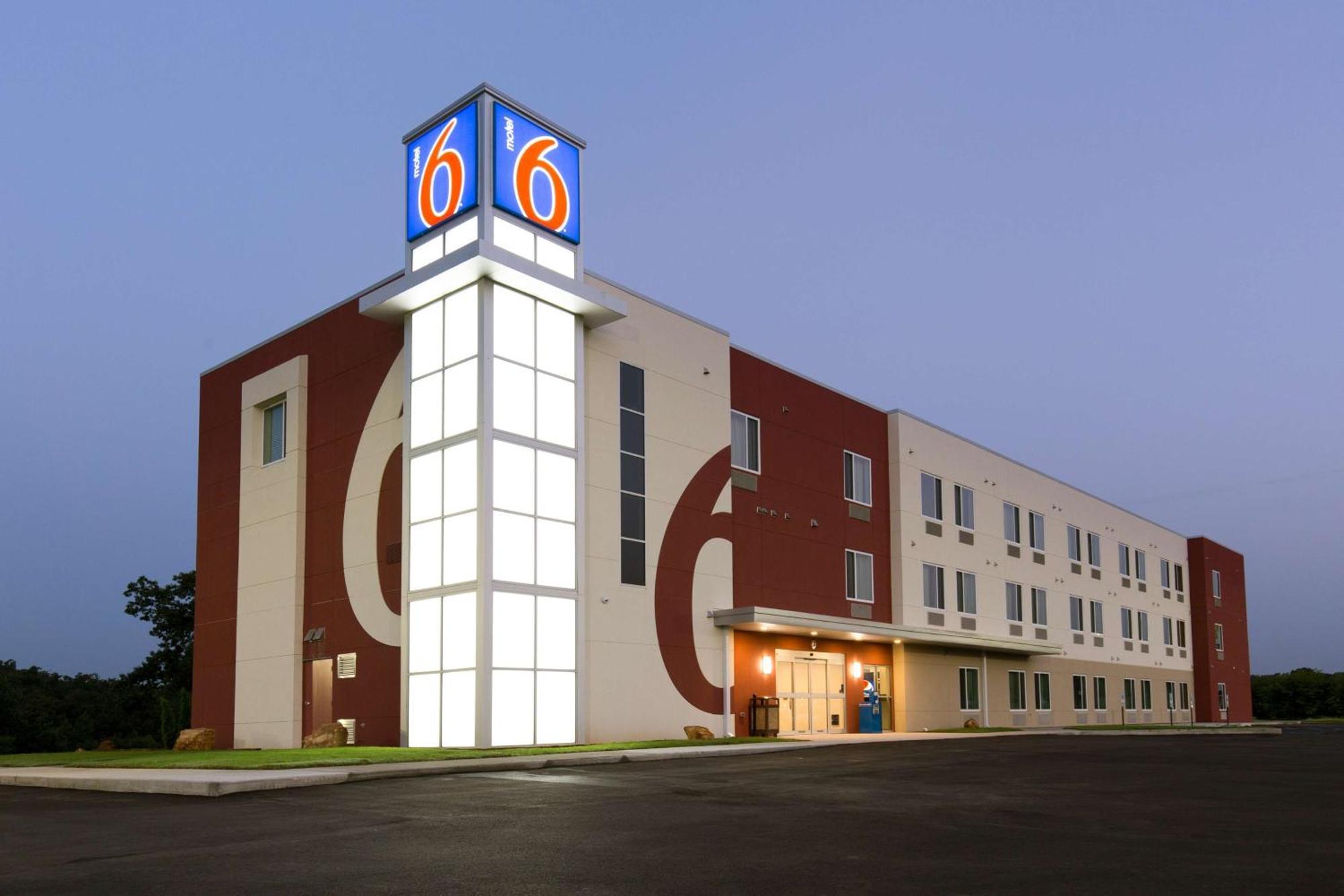 4 Luxury Hotels in the Ozarks Worth Every Dollar
